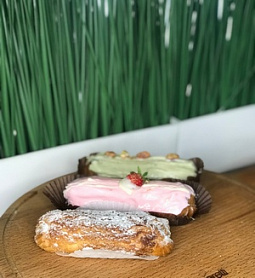 Пирожное Эклер в ассортименте