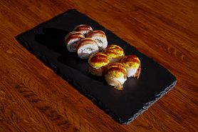 Запеченная креветка в опаленном  беконе